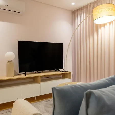 Modern Camoes Flat, In The Heart Of