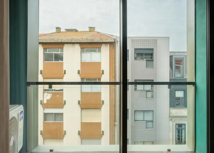 Modern Camoes Flat, In The Heart Of アパート *