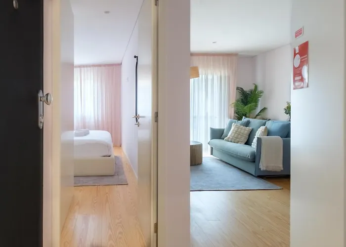 アパート Modern Camoes Flat, In The Heart Of ポルト