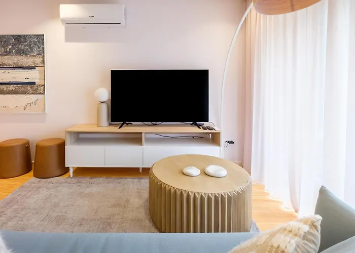 Modern Camoes Flat, In The Heart Of アパート *