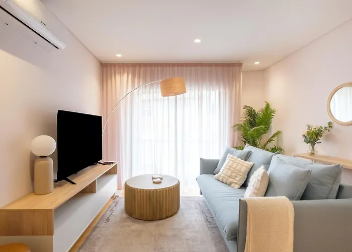 Modern Camoes Flat, In The Heart Of * ポルト