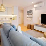 Modern Camoes Flat, In The Heart Of Appartamento *