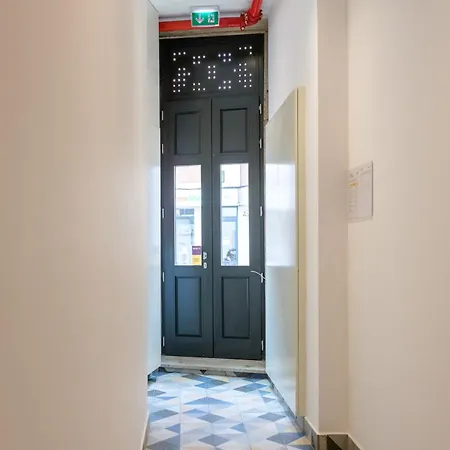 Modern Camoes Flat, In The Heart Of Appartement