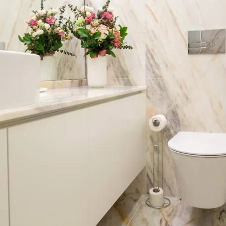 Modern Camoes Flat, In The Heart Of *