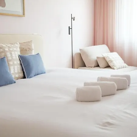 Modern Camoes Flat, In The Heart Of Porto