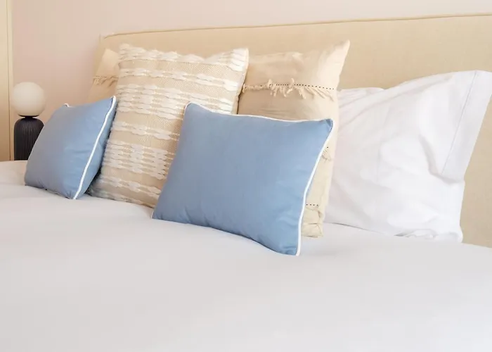 Διαμέρισμα Modern Camoes Flat, In The Heart Of *