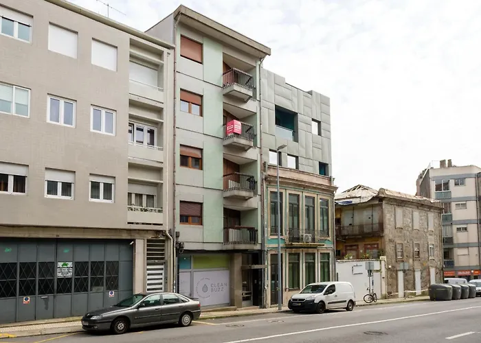 Modern Camoes Flat, In The Heart Of