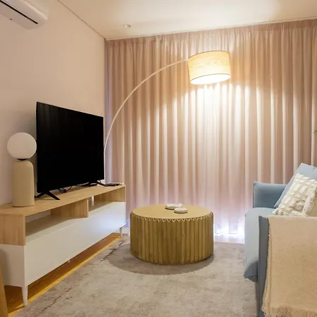 Modern Camoes Flat, In The Heart Of Apartamento Oporto
