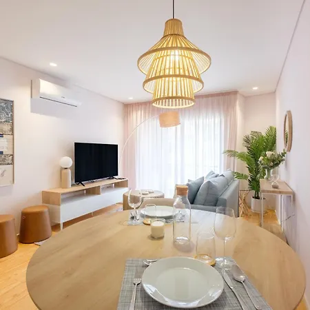 Modern Camoes Flat, In The Heart Of * Oporto