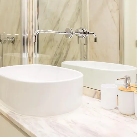 Modern Camoes Flat, In The Heart Of Oporto