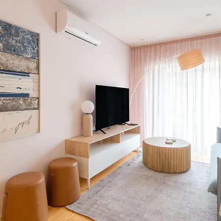 Apartmán Modern Camoes Flat, In The Heart Of