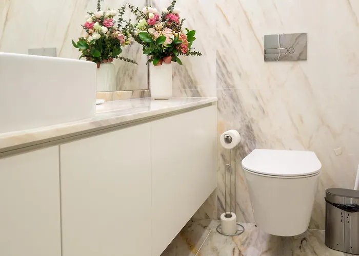 Modern Camoes Flat, In The Heart Of *